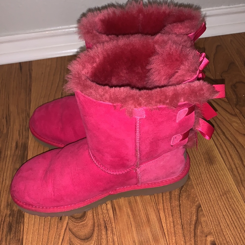 Hot pink kids Ugg’s